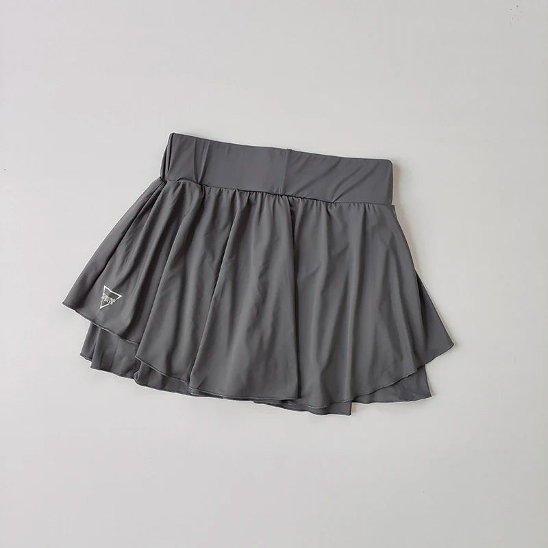 Women’s Tennis Skort – Fake Two-Layer with Built-In Shorts