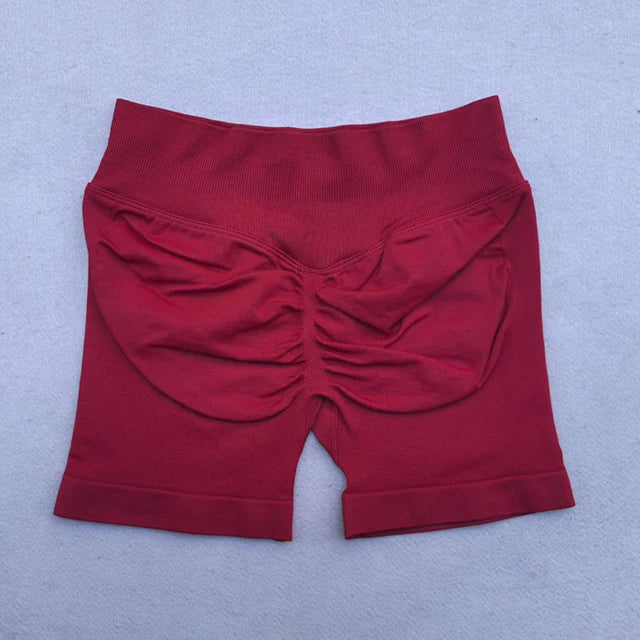 2-Piece Women’s Seamless Yoga Set – Strappy Tank & Scrunch Shorts
