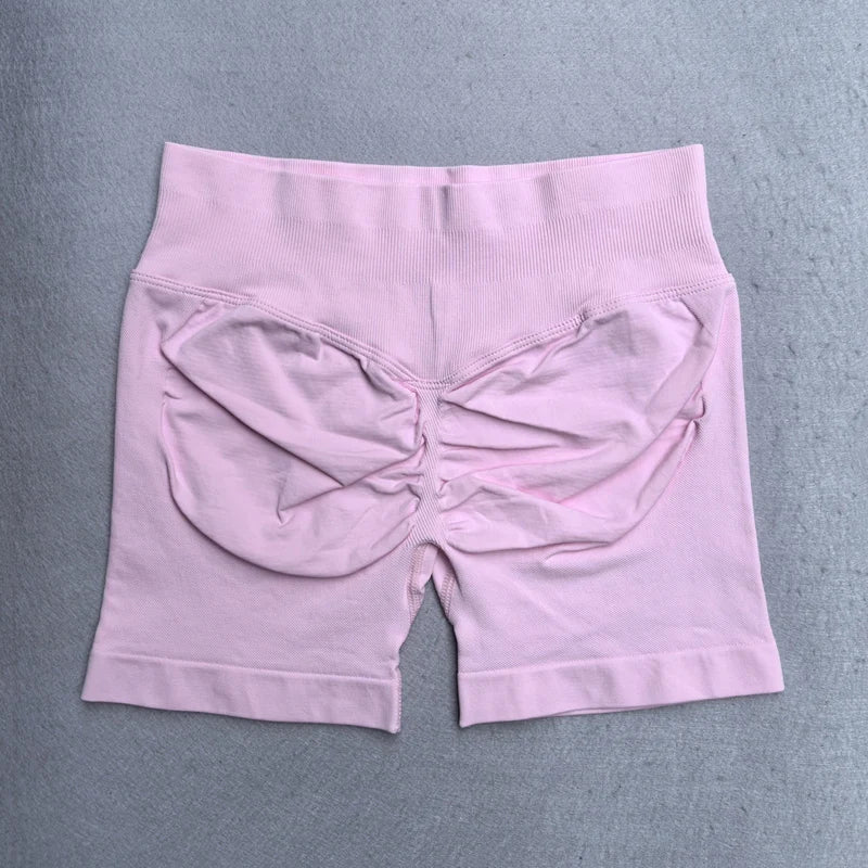 2-Piece Women’s Seamless Yoga Set – Strappy Tank & Scrunch Shorts