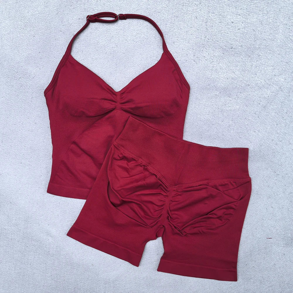 2-Piece Women’s Seamless Yoga Set – Strappy Tank & Scrunch Shorts