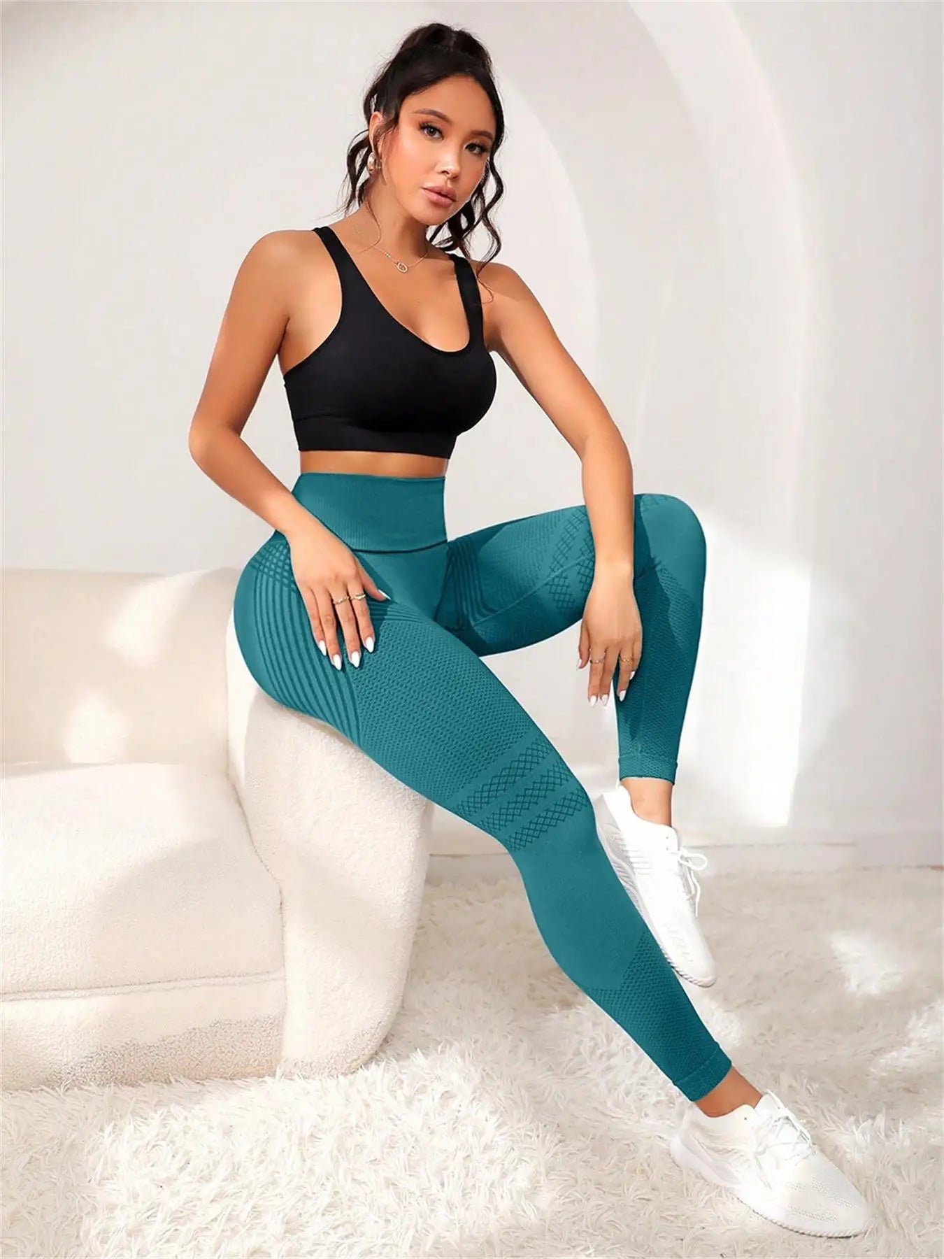 Women’s High-Waisted Fitness Pants with Contour Lines