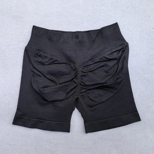 2-Piece Women’s Seamless Yoga Set – Strappy Tank & Scrunch Shorts